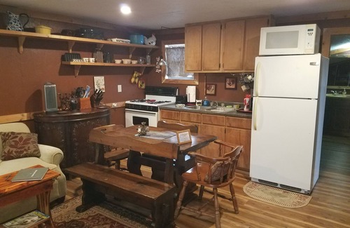 Loxley Cabin | Rustic Rural Cabin