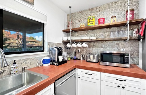 Uptown Sedona House | Rustic Sedona House -Views -Hot Tub-Pets OK, The Sedona House ~ Red Rock Getaway