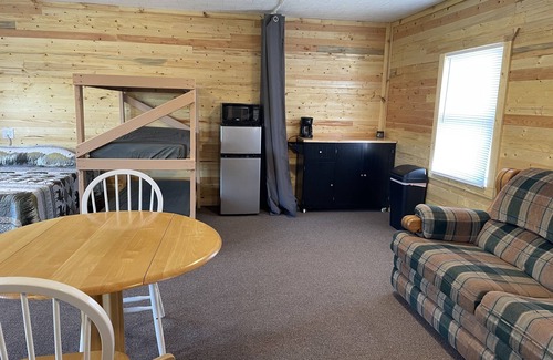 Moscow Cabin | Rustic Sleeping Cabin #14, sleeps up to 12 guests, No Water in Cabin
