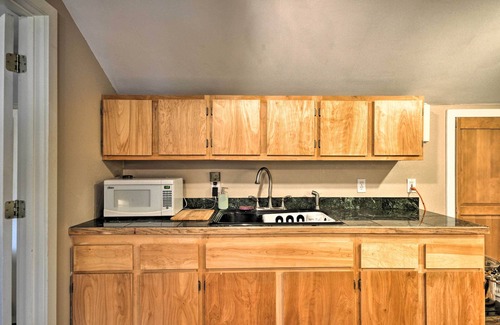Stevenson Apartment | Rustic Stevenson Hideaway with View on the Gorge!