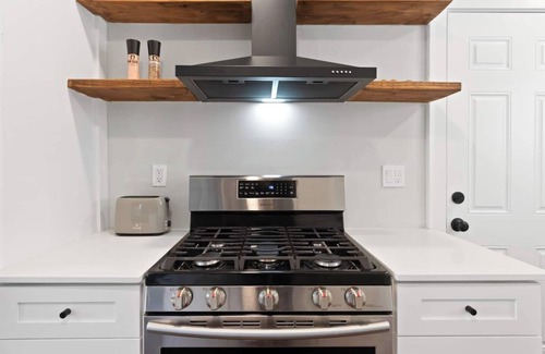 Ferndale House | Rustic Urban 3 BDR Home