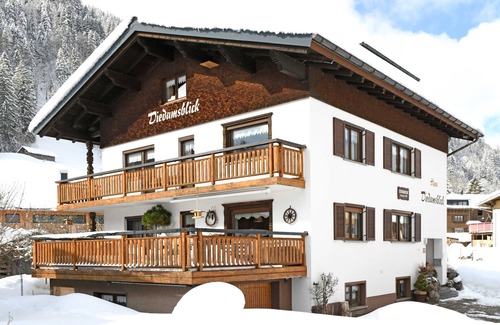 Au Apartment | Rustic vacation apartment - Haus Diedamsblick