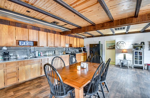 Valley Cottage | Rustic Valley Cottage w/Swim Dock on Lake Harding