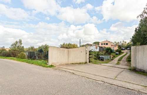 Santa Giusta Villa | Rustic Villa in Santa Giusta with Garden