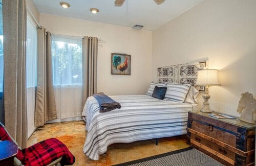 Upper Lake Other | Rustic Villa Stay w/Stunning View & Farm Animalsn