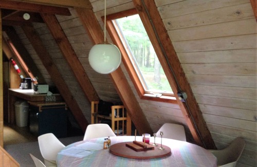 Glendale Cottage | Rustic Waterfront Retreat With Private Dock, 2 kayaks & canoe. Air conditioner!