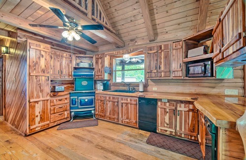 Woodville Cabin | Rustic Woodville Getaway with Pool & Guest House