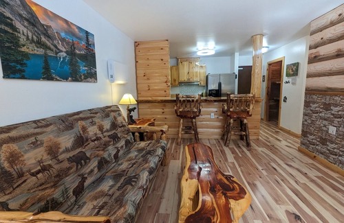 Coloma Apartment | Rustic yet Luxurious Log Cabin apartments
