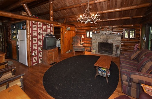 Rushford Lake Cabin | Rusticana Hubbard Log Cabin