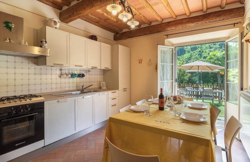 Piegaio Basso House | Rustichino, private pool house, WiFi, Lucca area