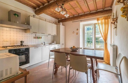 Piegaio Basso House | Rustichino, private pool house, WiFi, Lucca area