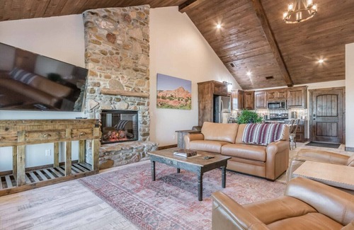 Canyon Apartment | Rustlers Draw cabin in the pasture