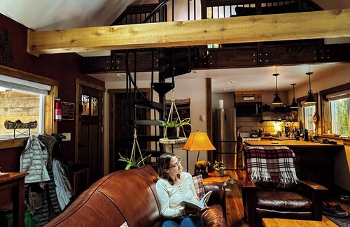 Verlot Cabin | Rusty Bridge River Lodge - Hot tub - Fireplace - Firepit