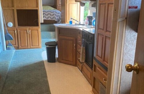 Division No. 3 House | RV camper in Glenwood