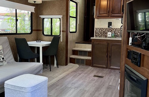 Salt Springs House | RV Camper Salt Springs