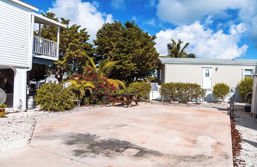 Cudjoe Key RV Rental | RV Lot 396 Venture Out, Canal Front, 35ftx70ft