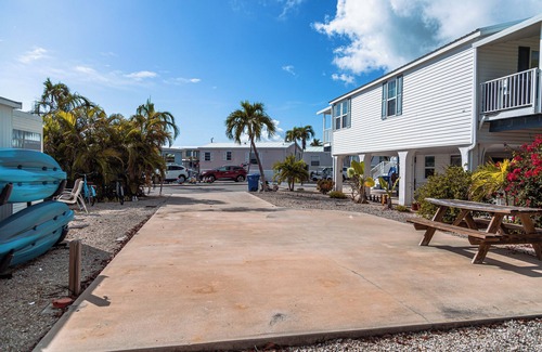 Cudjoe Key RV Rental | RV Lot 396 Venture Out, Canal Front, 35ftx70ft