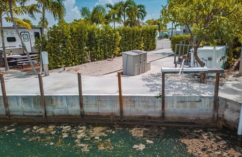 Cudjoe Key RV Rental | RV Lot 498 in Venture Out at Cudjoe Key