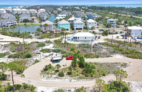 Port St. Joe RV Rental | RV Lot, Close To Beach, Full Srv ~ Salty Turtle