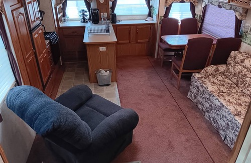 Okeechobee House | RV on 2.5 acers private and plenty of parking.