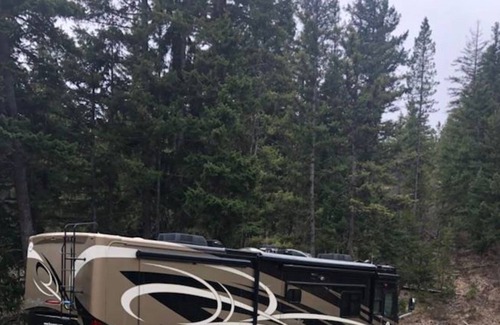 Okanagan-Similkameen RV Rental | RV Parking /Camping with full hook ups. WITH WEEKLY AND MONTHLY DISCOUNTS