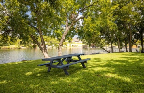 Burnet RV Rental | RV Site - Pull Through 40