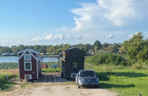 Willis House | RV-Tiny Home lot for Rent <40’