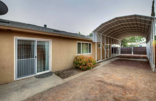 Roosevelt House | RV/Trailer Parking - Simple & Stylish Remodel