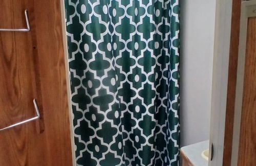 Mayo House | RV with 1full bed 2twin beds and AC WiFi smart TV bathroom outdoor shower house