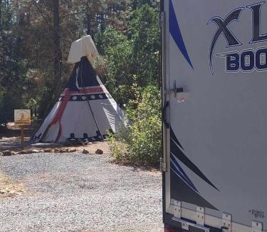 Cave Junction House | Rv11 Xlr - 27' Family Toy Hauler - Sleeps 6