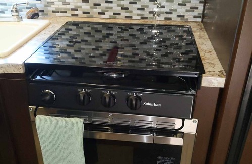 Cave Junction House | RV11 XLR - 27' Family Toy Hauler - Sleeps 6