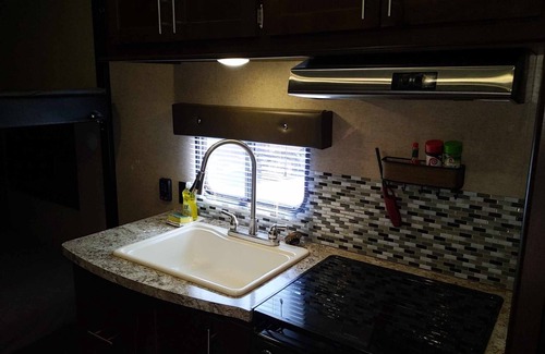 Cave Junction House | RV11 XLR - 27' Family Toy Hauler - Sleeps 6