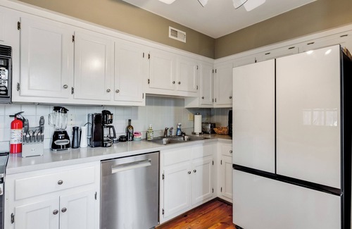 North Chesterfield House | RVA Old Willow Bungalow | Quaint & Quiet | 2 Kings