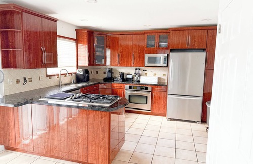 Islip House | RYDER CUP ACCOMODATION W/HEATED POOL < 9 MILES from Bethpage Black