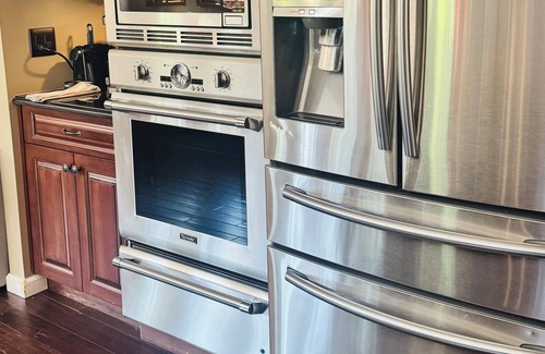 Massapequa House | Ryder Cup Rental! Spacious 5BR/3BA House, Extensive amenities , 7mi from course