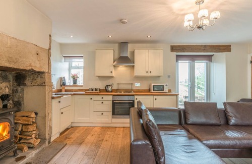 Thropton Cottage | RYEHILL FARM COTTAGE, pet friendly, with open fire in Thropton