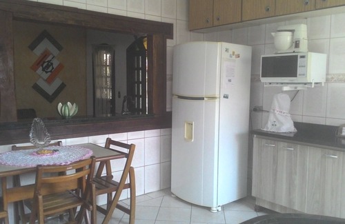Sao Francisco da Praia House | São Sebastião Townhouse with pool, play area, 5dorm, accommodation 21 people