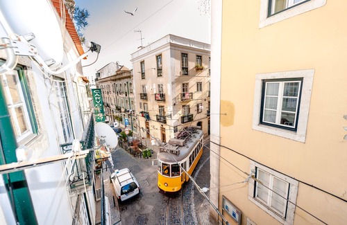 Alfama Apartment | São Vicente Apartment - Alfama de Lisboa - Private patio - Free Wifi