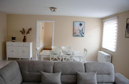Dinant Apartment | Séjour en bord de Meuse avec garage