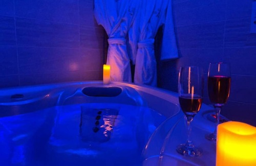 Le Vigan Villa | Séjour Romantique Jacuzzi intérieur Privé