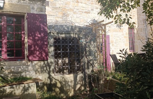 Souvignargues House | Séjournez dans un lieu chargé d'histoire entre mer et cévennes