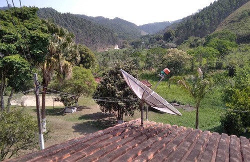 Salesopolis House | Sítio com Piscina, Campo, Lago Para Pesca e Acomodações Excelentes