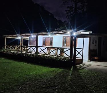 Santa Teresa House | Sítio das Águas