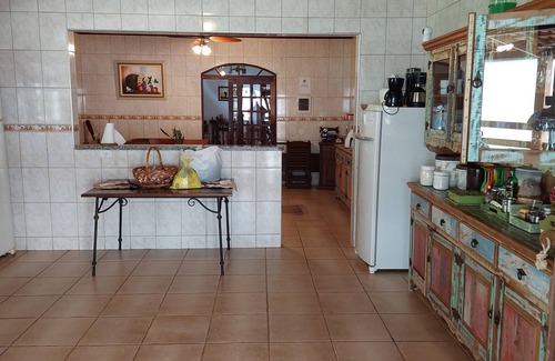 Perimetro Urbano House | Sítio Gramado Sarapuí, Lazer, Conforto e Diversão !