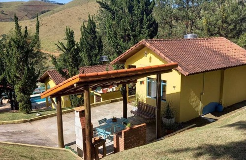 Monteiro Lobato Ski Chalet | Sítio Tia Anastácia - Chalet Orquídea
