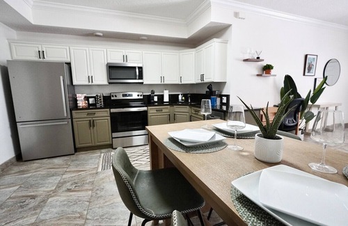 Crescent Beach Villa | SōLE Villa #1 | Elegant Courtyard Retreat By Beach