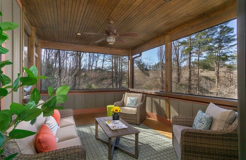 Fletcher House | S AVL, hot tub, 3x Kings, close to Biltmore