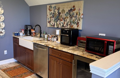 Wilmington Apartment | S&K Getaway with heated pool & sauna 9 miles to WEC