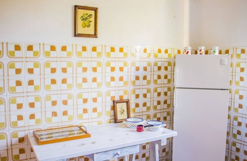 Cardedu Apartment | S'Omu e Mari, apartment 600m from the sea with private garden, barbecue and wifi