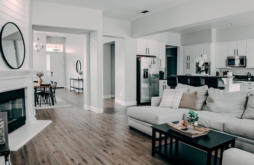 Reno House | S. Reno FamilyFriendly Large Home. Close to many ski resorts including Mt. Rose